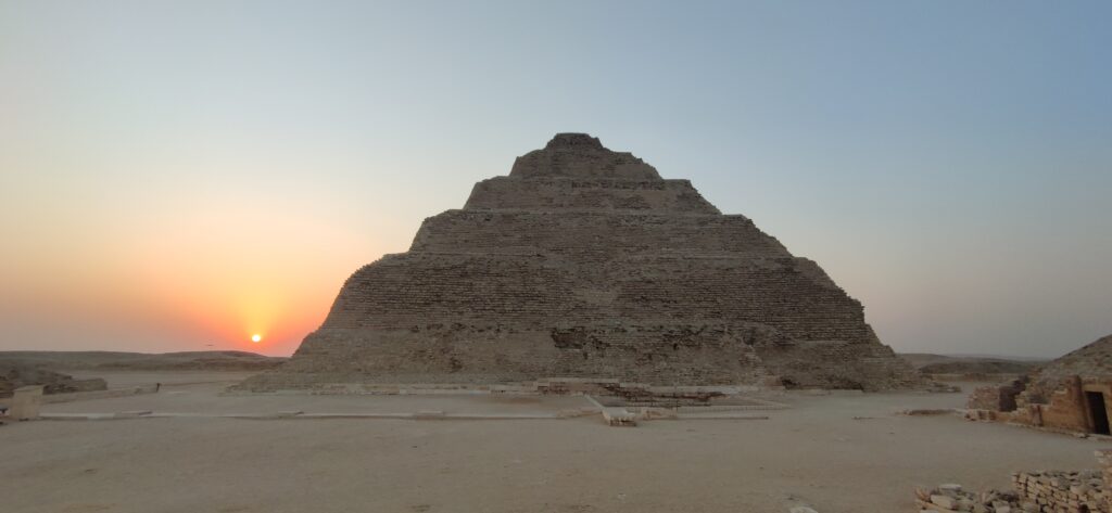 pyramide de saqqarah